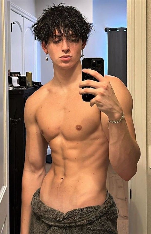 NOVINHOS +18 - Grupo do Telegram